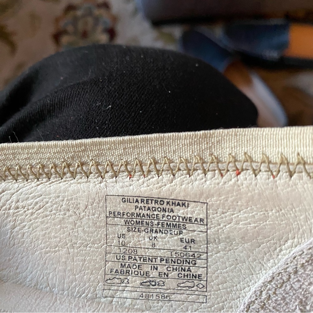 Patagonia Beige Women's Flats with Pink Trim - Picture 4 of 4